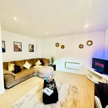 Elegant Two Bedroom In The Centre With Parking And Garden * Birmingham